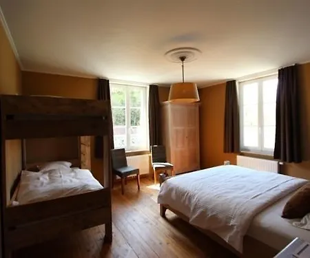 Au Petit Chateau Frühstückspension *