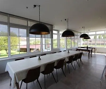 Au Petit Chateau Frühstückspension *