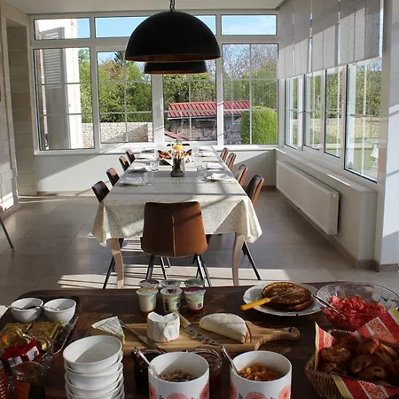 Au Petit Chateau Bed & Breakfast Bar-sur-Seine