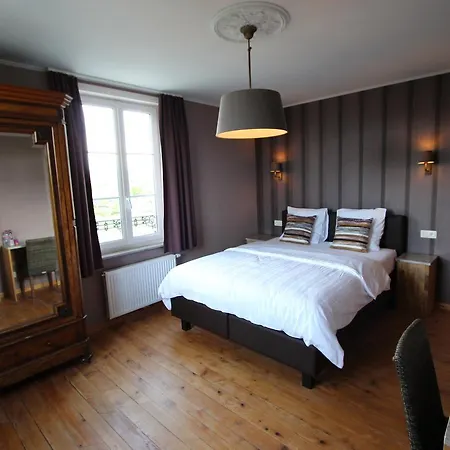 Au Petit Chateau *