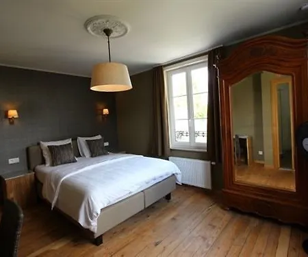 Au Petit Chateau